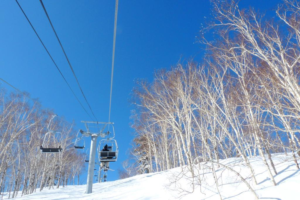 Shin Furano Prince Hotel 외부 사진 The ski lift at Furano Ski Resort