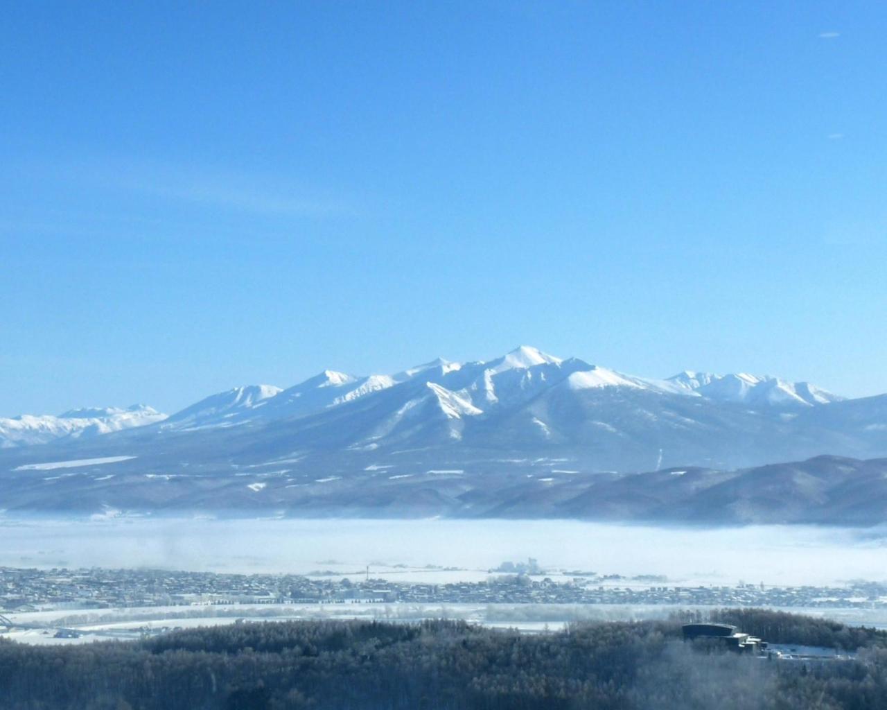 Shin Furano Prince Hotel 외부 사진 View of the range from the west